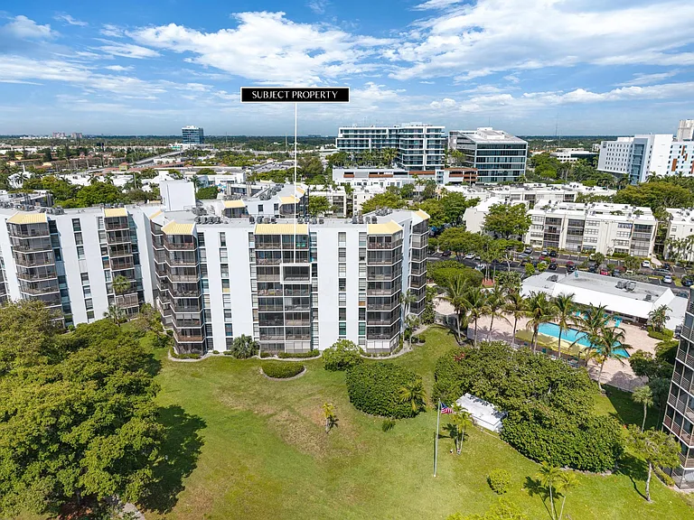 20400 W Country Club Dr #610 — Photo 43