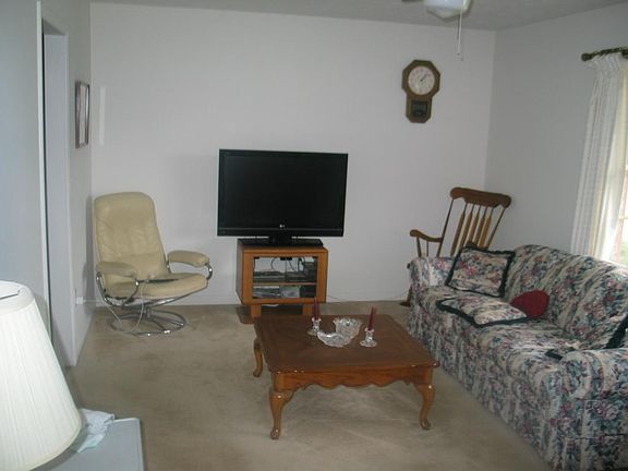 3rd image of 1867 Town Pl
