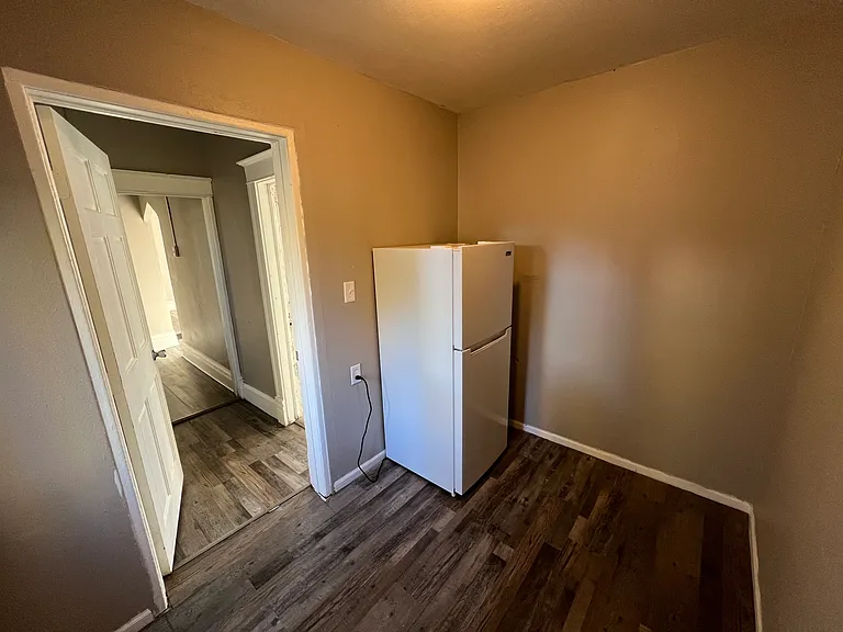 313 S Prairie Ave #2 — Photo 8
