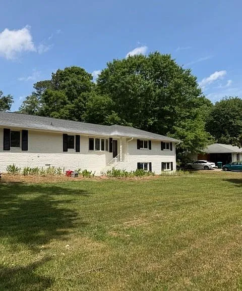 157 Jennifer Ln NW — Photo 2