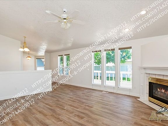 2nd image of 702 Driftwood Ln