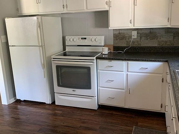 Kitchen w appliances