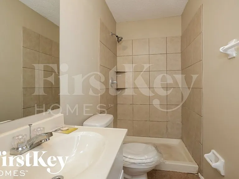 4321 Castle Heights Dr — Photo 9