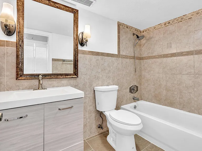 1291 NW 13th St #445D — Photo 35
