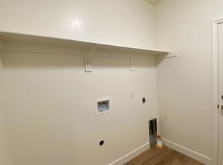 3444 N Parkwood Ct, Visalia, CA 93291