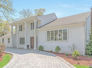 16 Allison Dr, Englewood Cliffs, NJ 07632