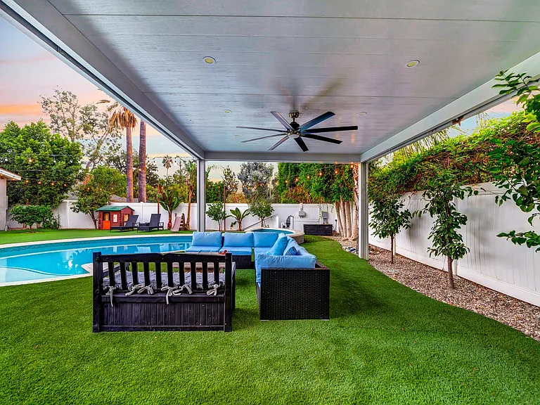 5817 Ranchito Ave — Photo 11