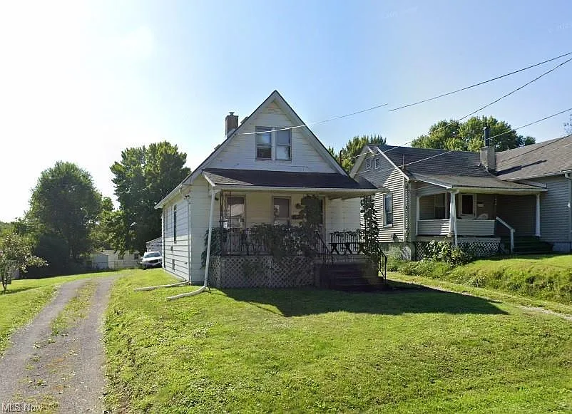 494 Poland Ave photo 1