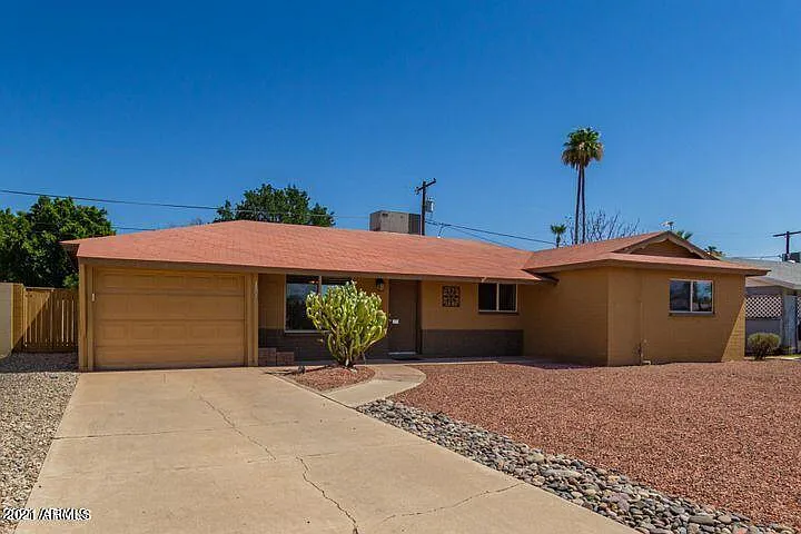 1518 W 5th Pl — Photo 3