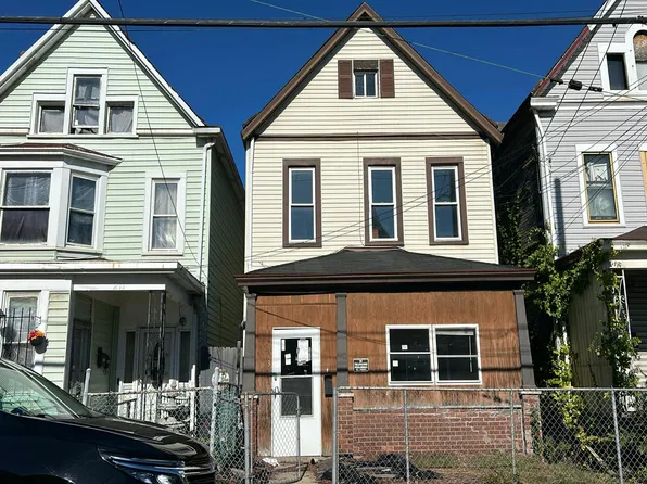 213 Comrie Ave, Braddock, PA 15104
