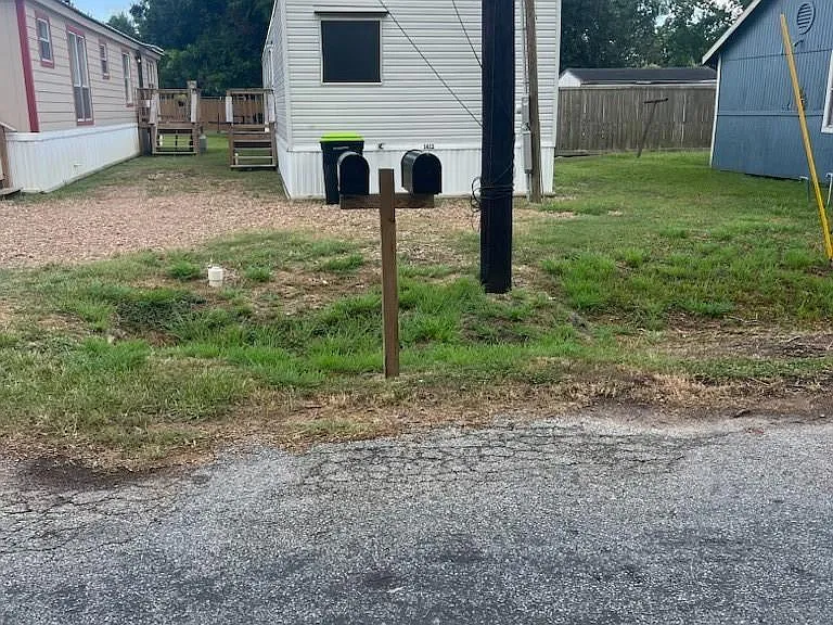 1412 Austin St — Photo 9