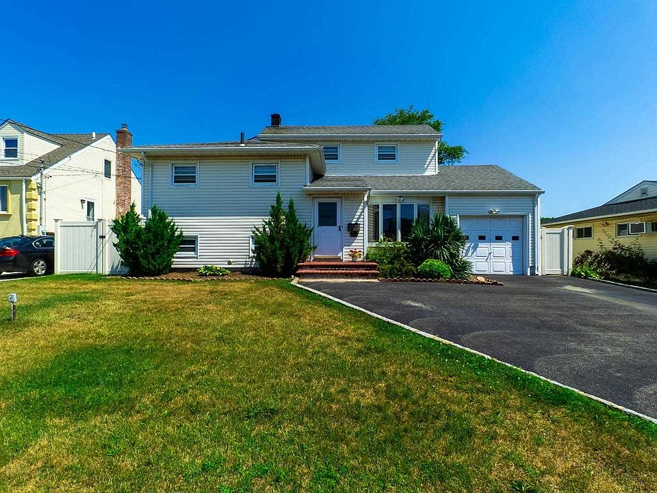 1st image of 92 Evans Ave