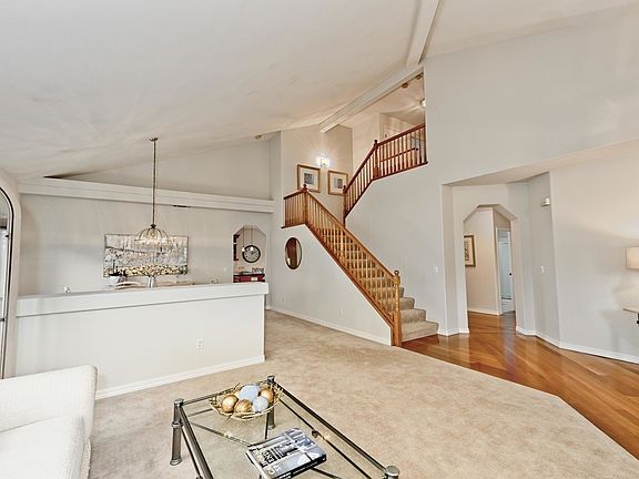 4th image of 644 Dunhill Dr