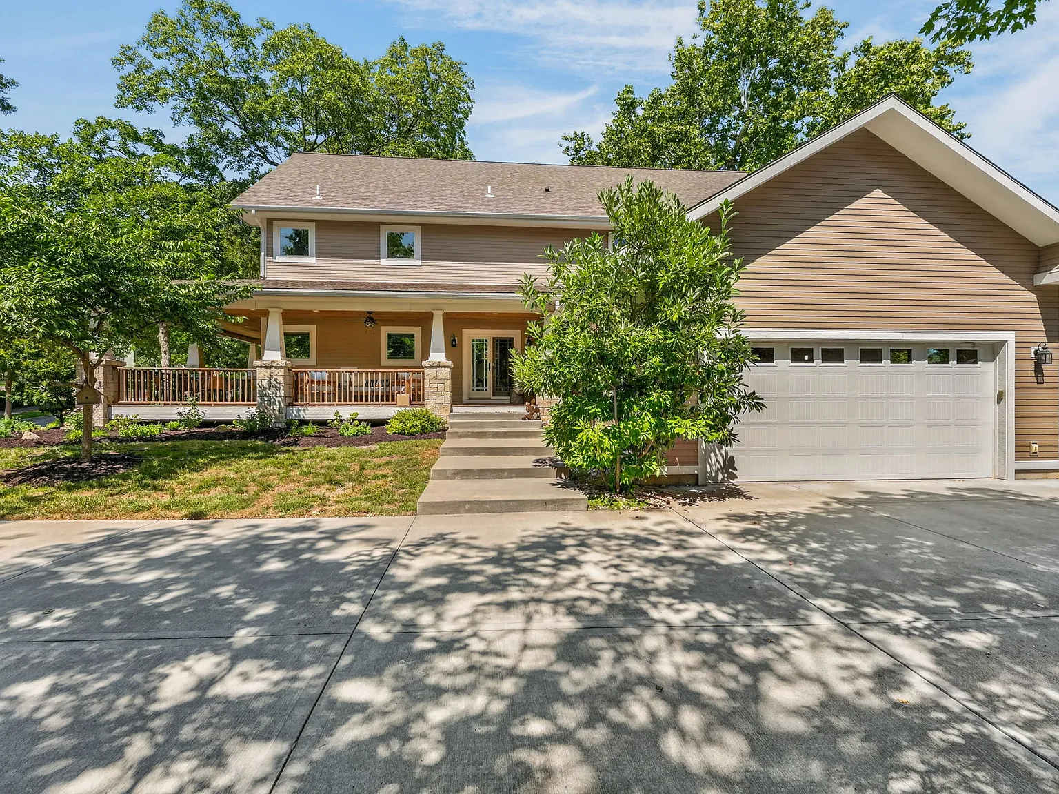 4 bed, 2.5 bath, 3026 sqft, $3,650 — Photo 2