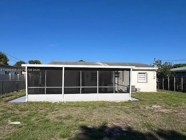 2820 SW 65th Ave — Photo 19