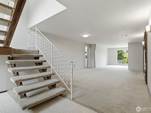 3rd image of 2735 26th Street SE