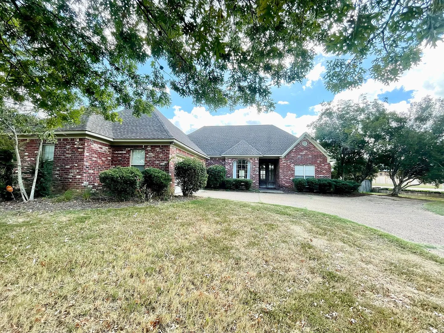 4 Bed 3.5 bath Home in Germantown School District for Rent!! — Photo 2