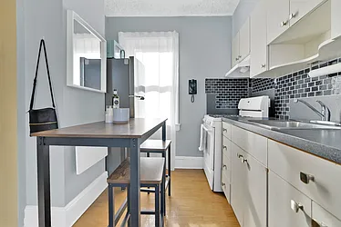 Rented by R New York