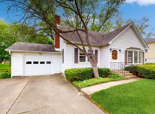 4209 W Crystal Lake Rd, McHenry, IL 60050