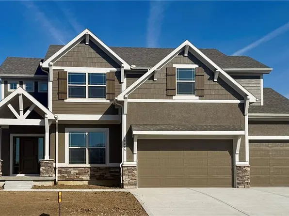 10305 N Oakland Ave, Kansas City, MO 64157