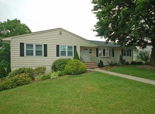 1312 Richard St, Raritan, NJ 08869