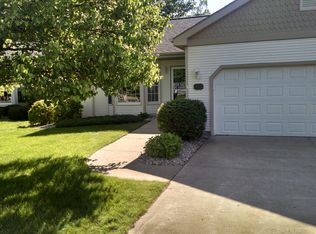 322 Golfview Ln, Elk Rapids, MI 49629
