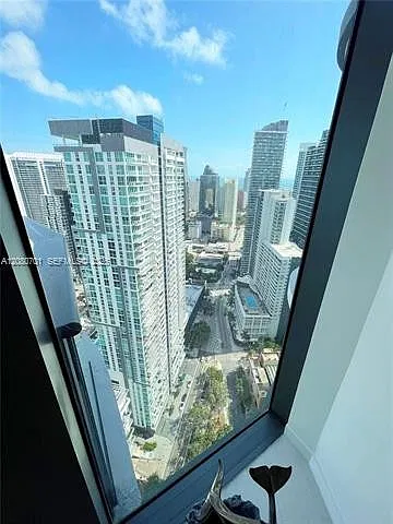 1000 Brickell Plz #4301