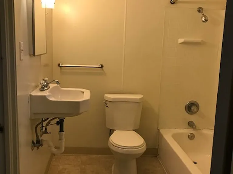 627 G St — Photo 6