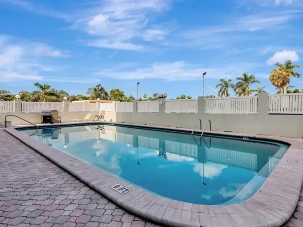 7321 Central Ave, Saint Petersburg, FL