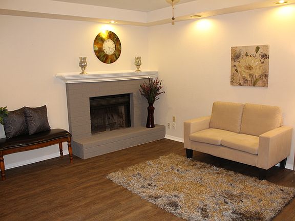 3rd image of 11525 N Meridian Ave APT 131