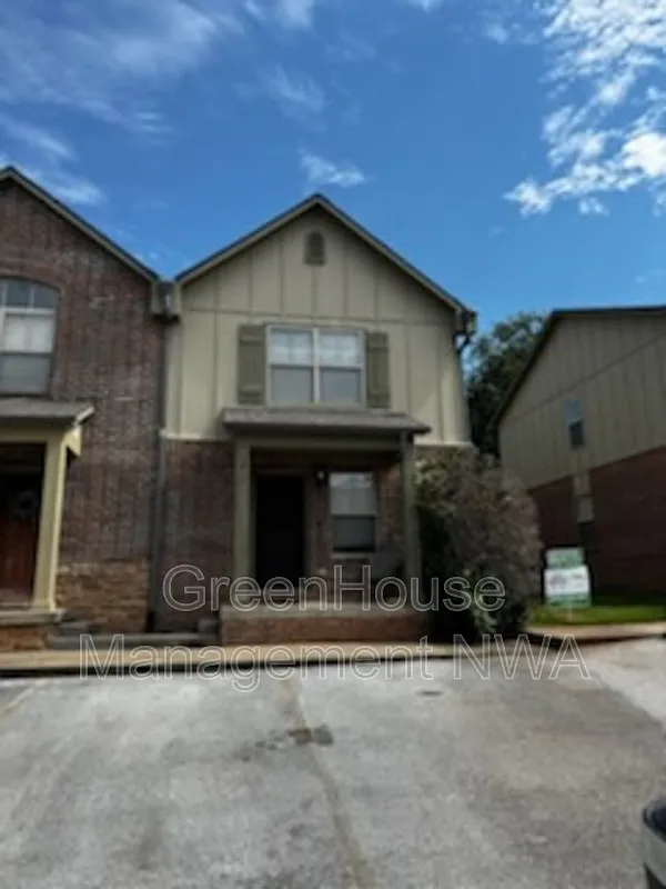 2 bed, 2.5 bath, 1150 sqft, $1,375 — Photo 1