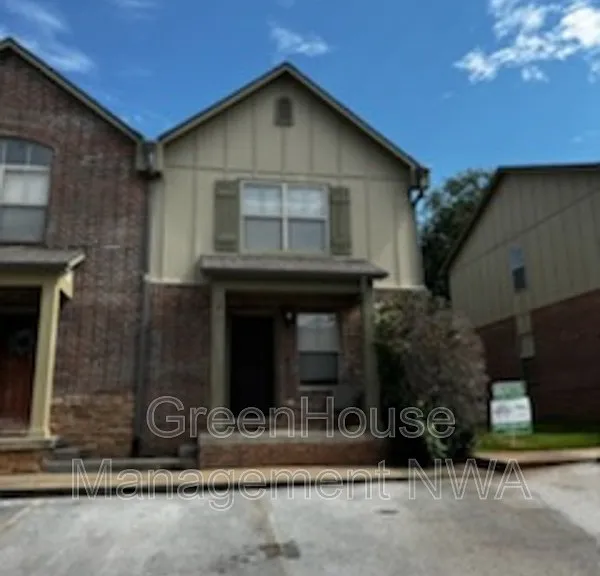 2210 Karrington Rdg — Photo 1