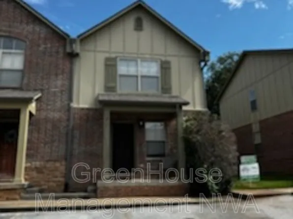 2210 Karrington Rdg, Springdale, AR 72762