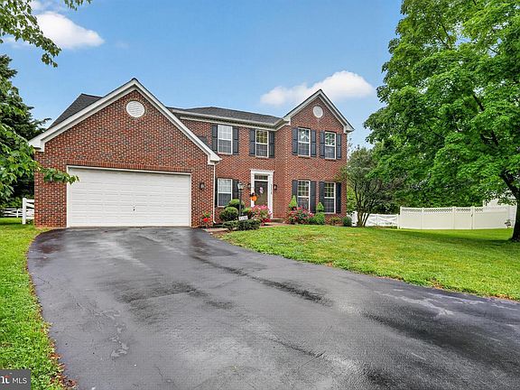 2nd image of 5136 Charlington Ct