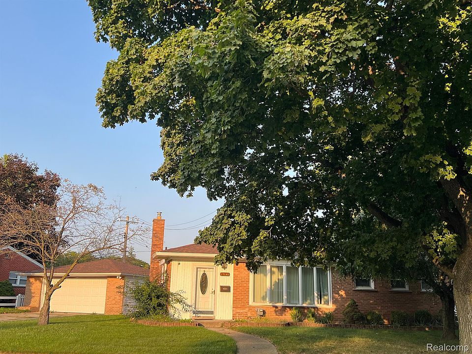 1st image of 37240 Thinbark St