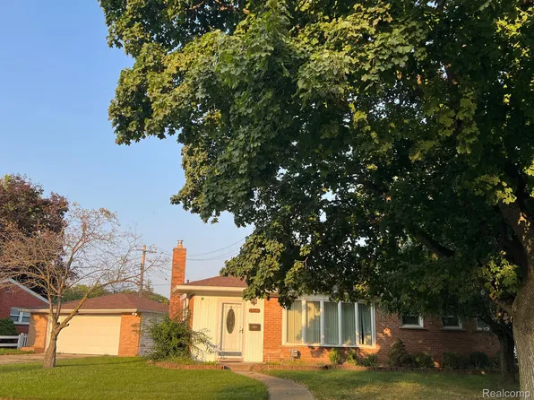 37240 Thinbark St, Wayne, MI 48184