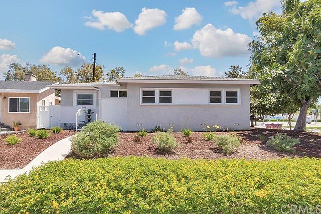 1st image of 3122 Senasac Ave