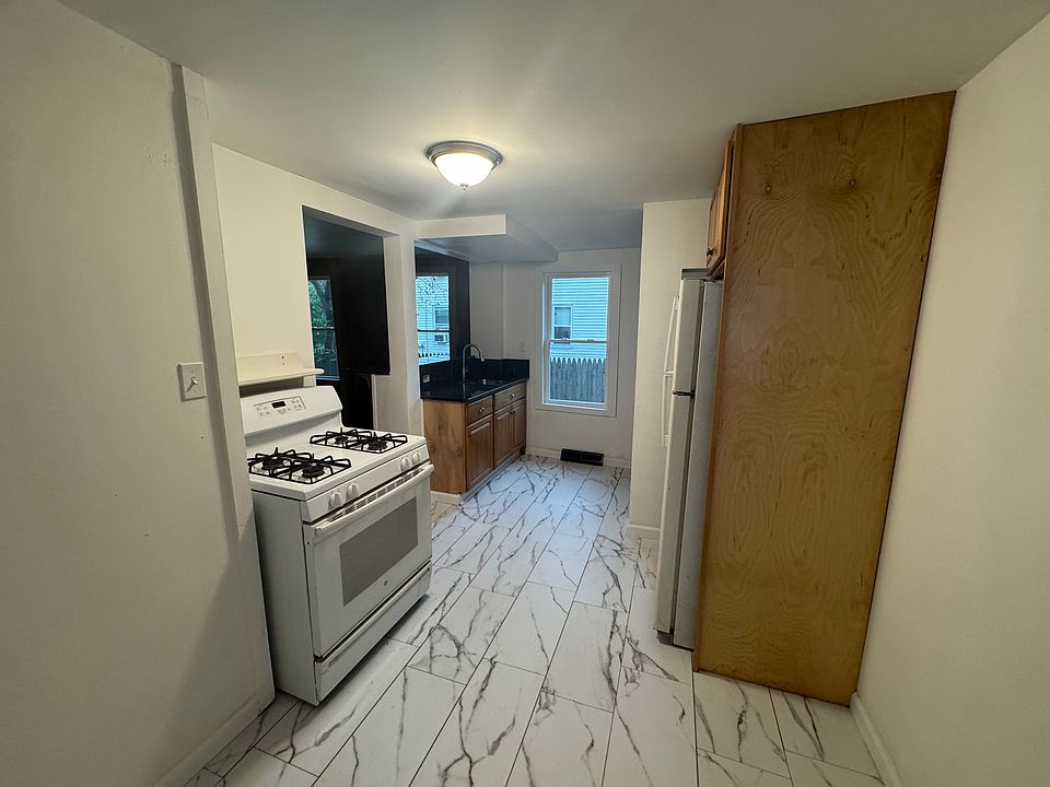 1st image of 59 Washington St #1