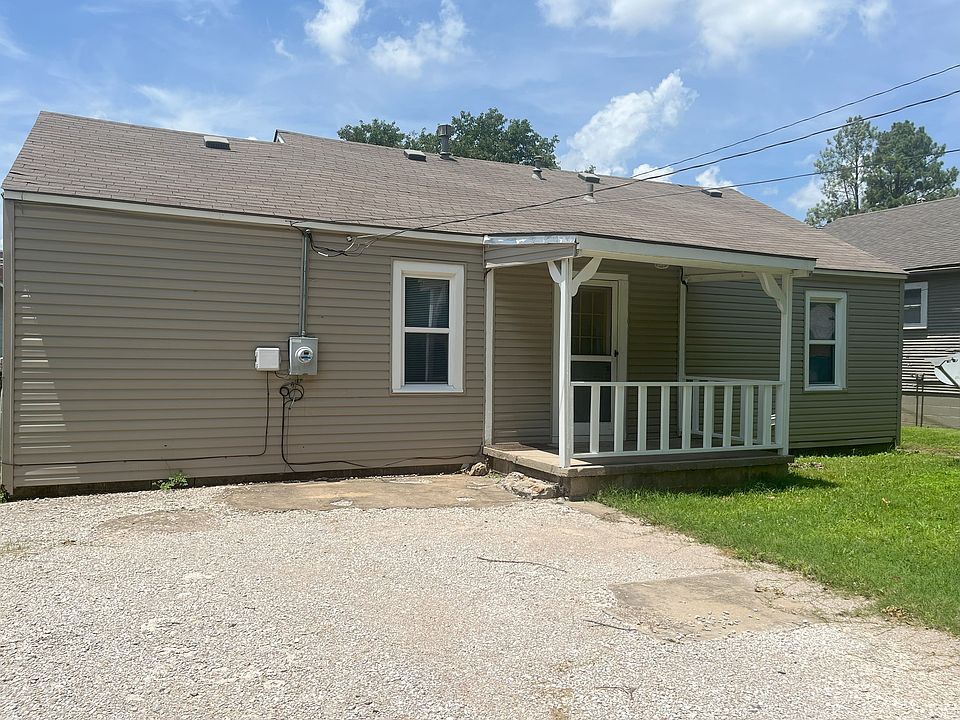 1st image of 112 1/2 S Wyandotte Ave