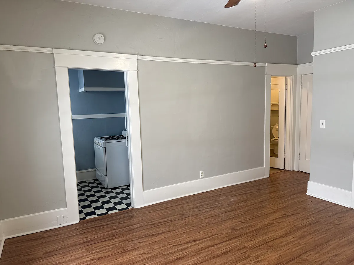 Building Photo - 1541 8th Ave