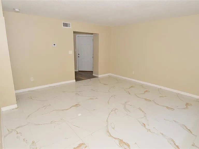 8764 Mallard Reserve Dr #101 — Photo 22