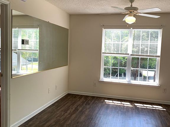 4th image of 2133 Yaupon Dr