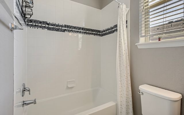 Third floor: Second full bath shower view