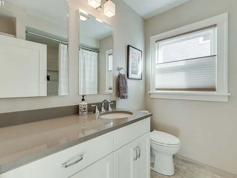 1823 N Ainsworth St — Photo 11