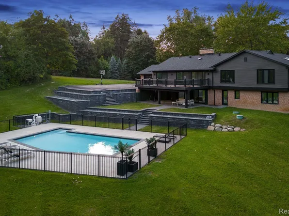 1469 Highmoor Way, Bloomfield Hills, MI 48302