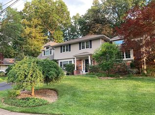 21 Merritt Dr, Oradell, NJ 07649