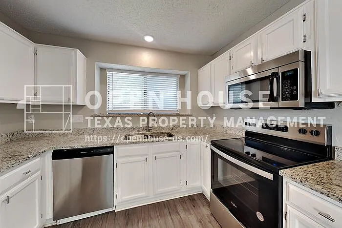 1313 Colony Ct — Photo 24