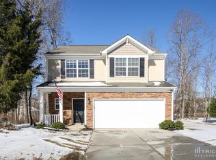 945 Rook Rd, Charlotte, NC 28216