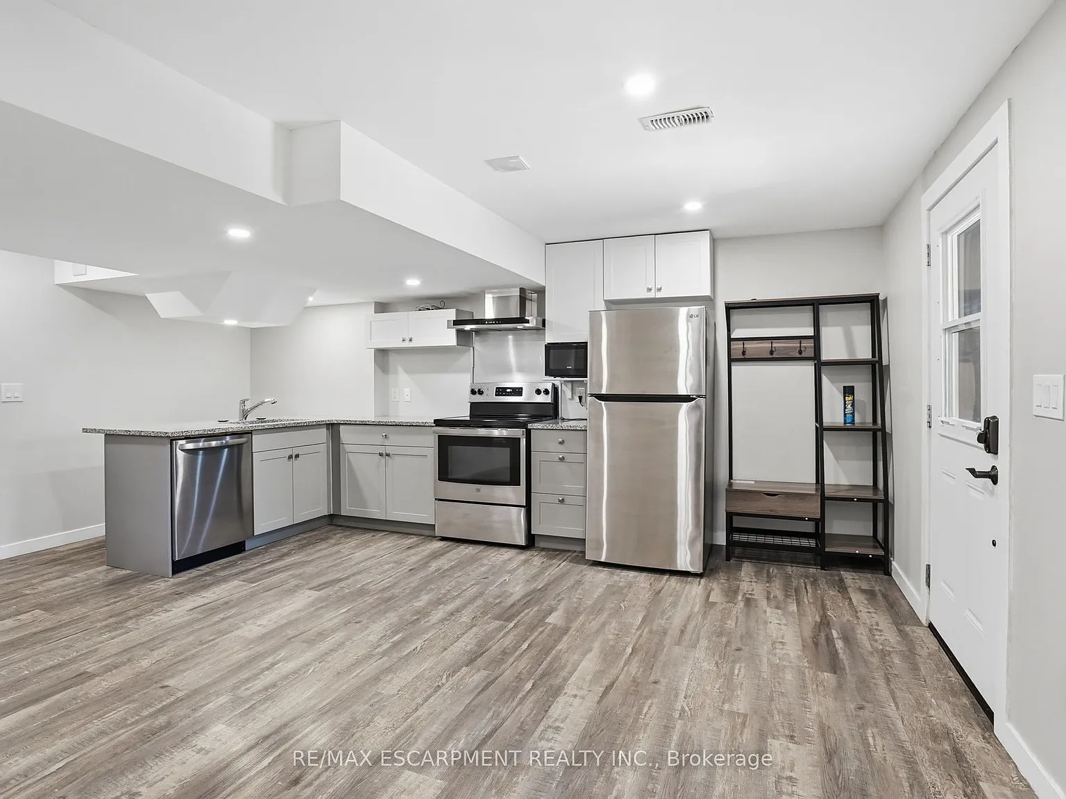 2 bed, $1,700 — Photo 2
