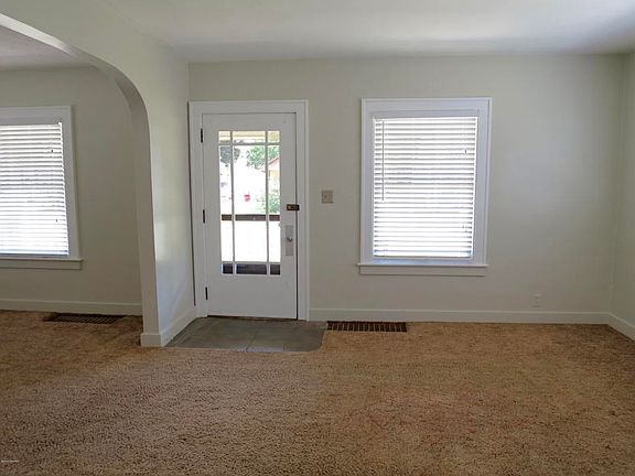 5th image of 841 Hazen St SE